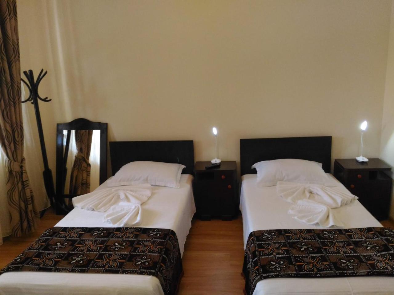 Edelweiss Guesthouse, Glamping And Camping Suhaia Exterior foto
